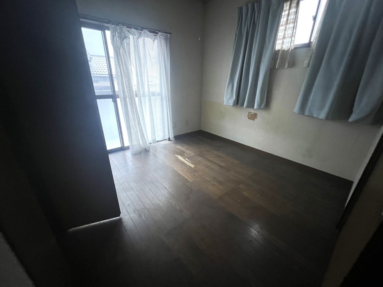 【2F4.5帖洋室】※リフォーム前の写真です（2026年3月撮影）