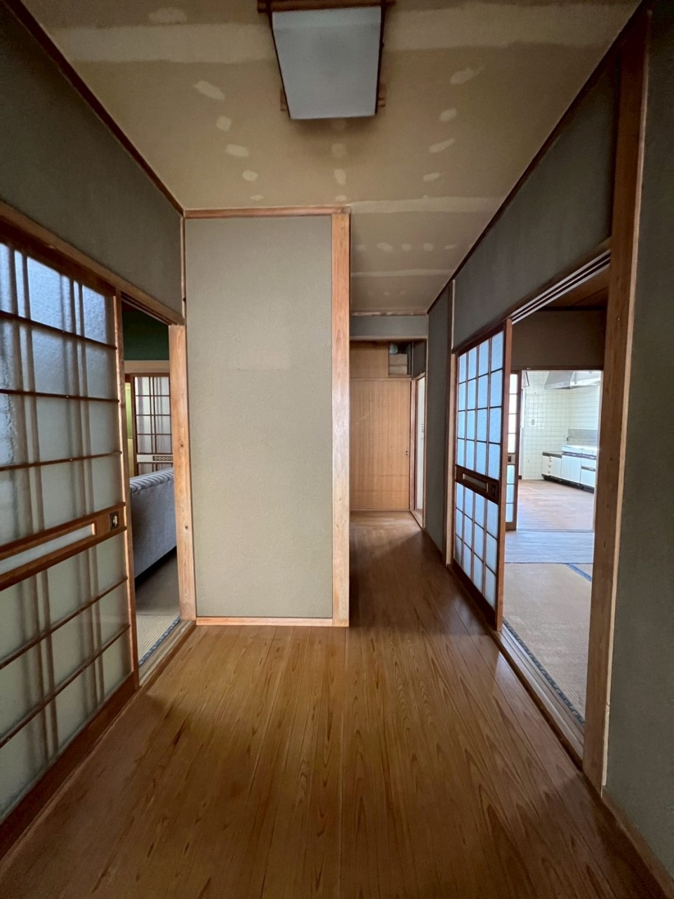 【ホール】※現況販売となります。（2026.4月撮影）開放感のあるホール♪