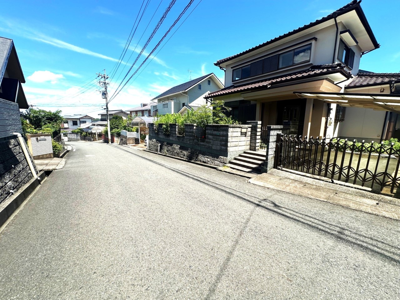 外構リフォームで駐車スペース拡張予定です♪11月完工予定！！※リフォーム前の写真です。（2025.8月撮影）