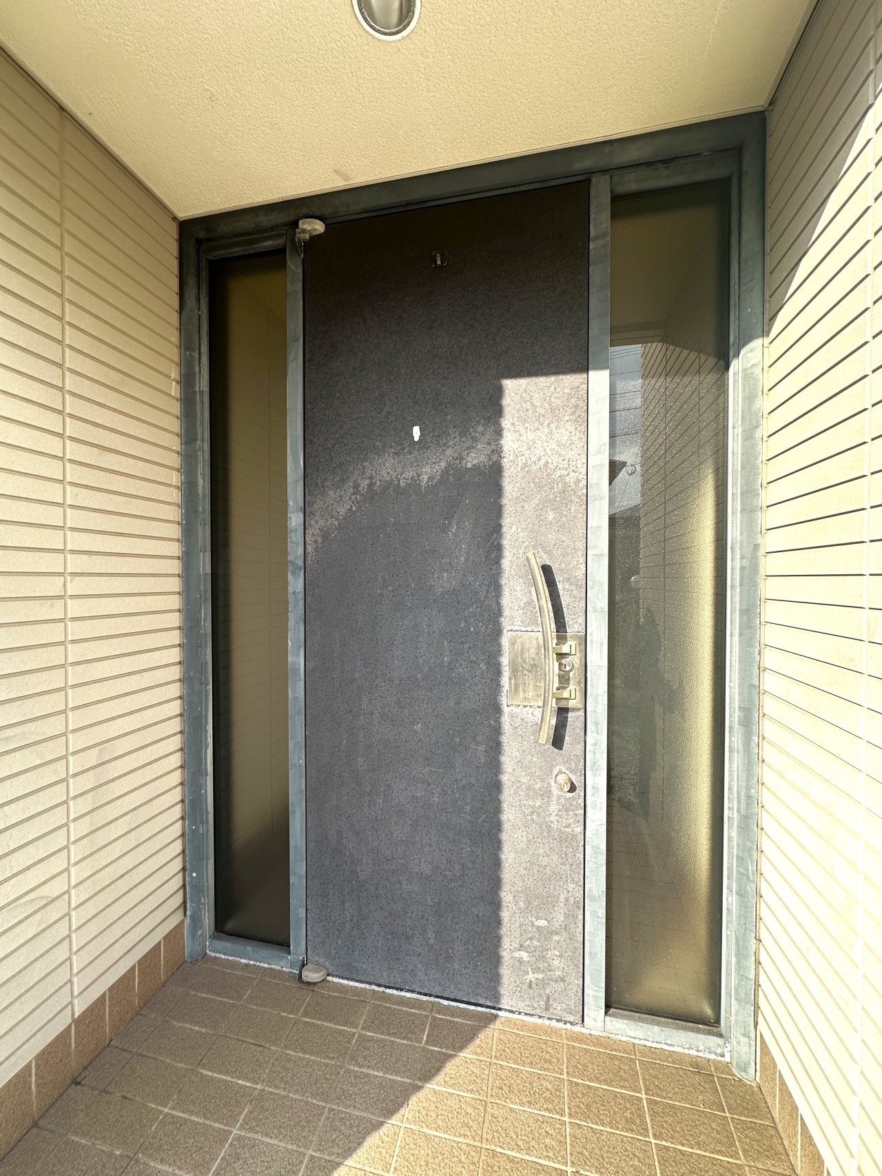 【玄関】※リフォーム前の写真です。（2026年2月）