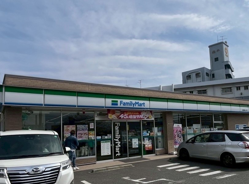 ファミリーマート小倉安部山入口店(600m)-