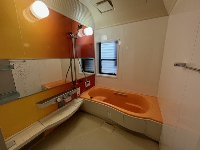 ＊浴室｜約1.25坪の広々お風呂♪ハウスクリーニングで清潔感ある状態です。