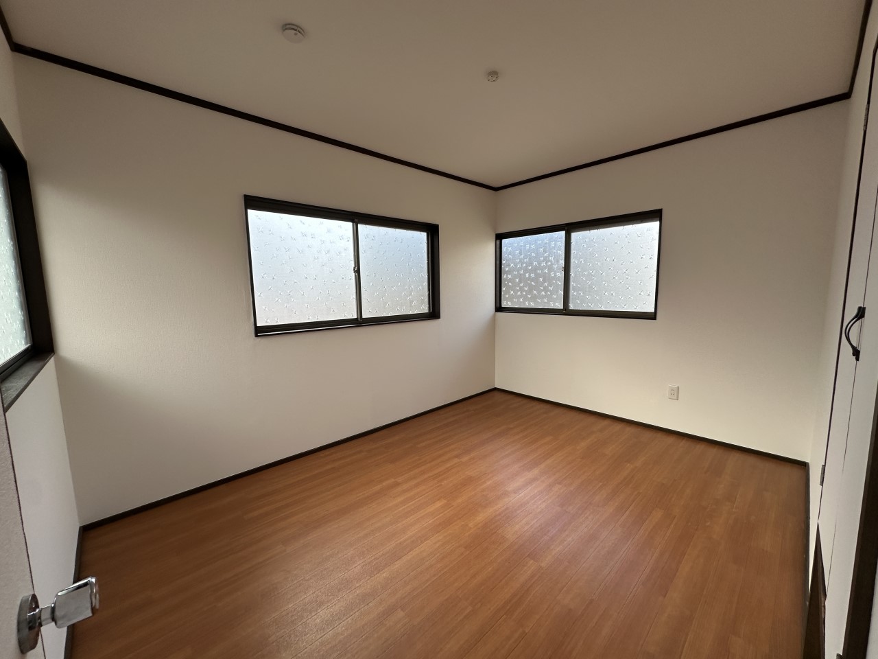 ＊2025年12月撮影｜内観・２F洋室