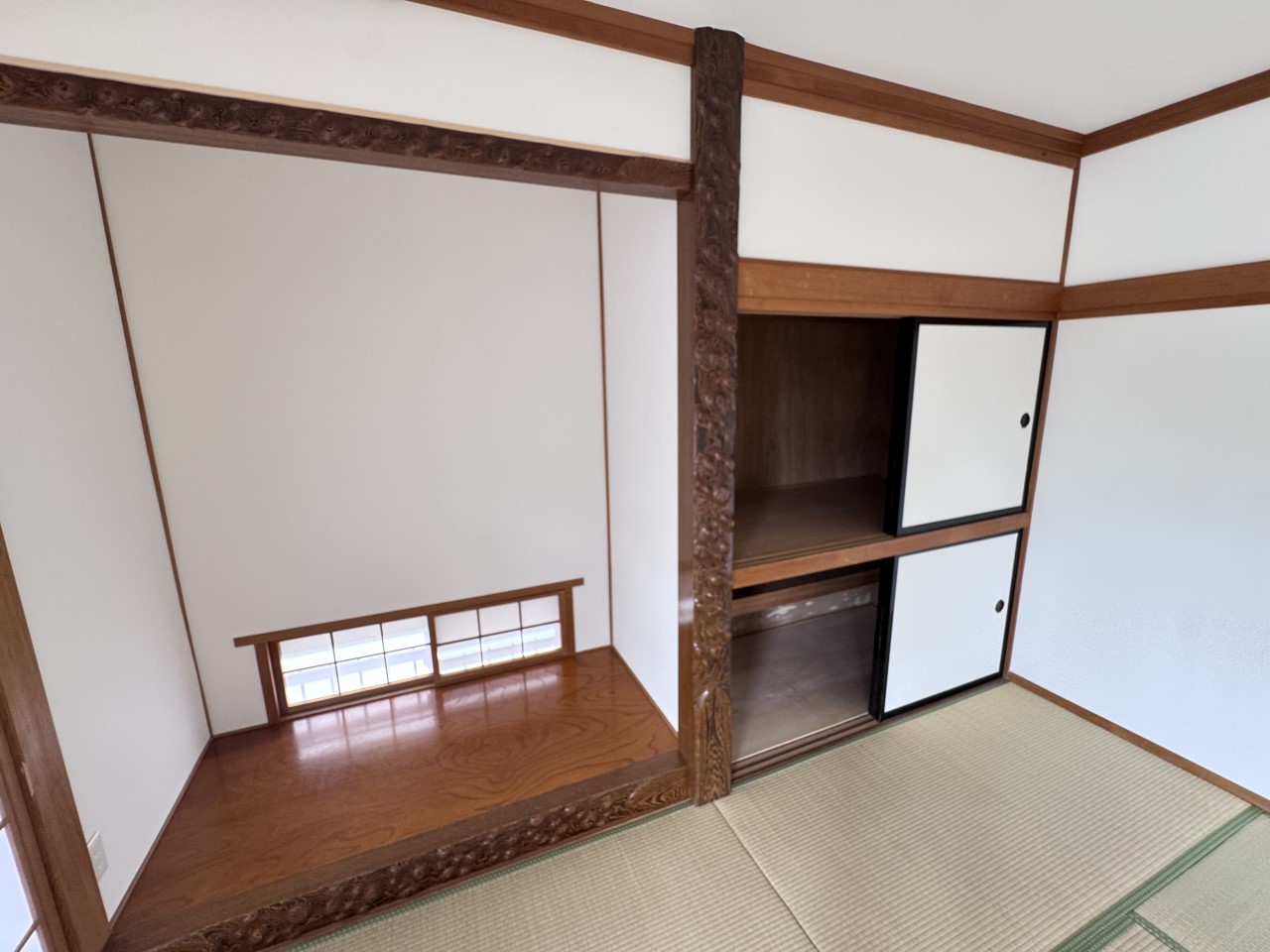 【玄関】玄関横にシューズボックスがついているので片付いた玄関がキープできます！
