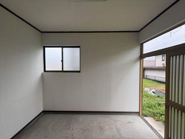 【玄関】6帖以上の開放感のある広い玄関です♪