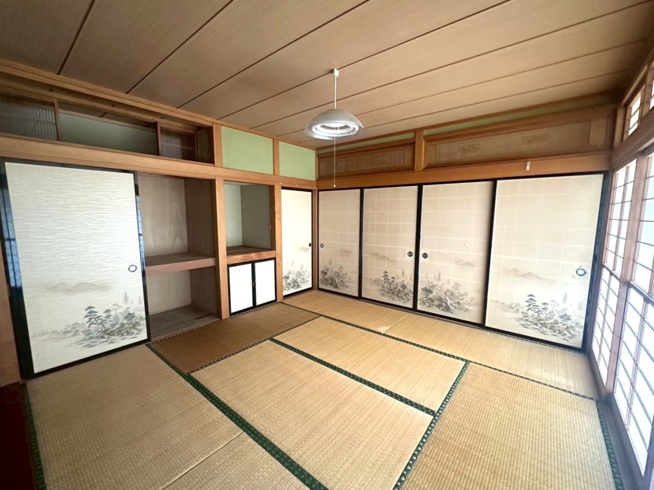 【和室】収納たっぷりなのでお部屋をスッキリ整頓できます♪