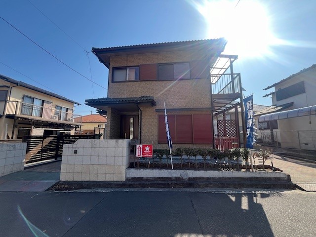 ＊2026年1月撮影｜外構工事後（駐車縦列2台＋1台並列可能）