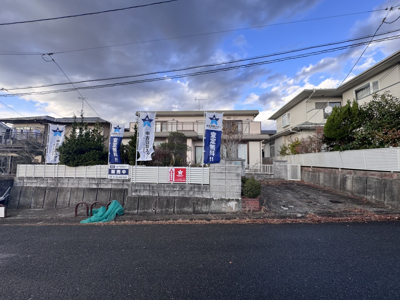 【外観】前道が6ｍあるので運転が苦手な方でも安心です♪（2025年12月撮影）