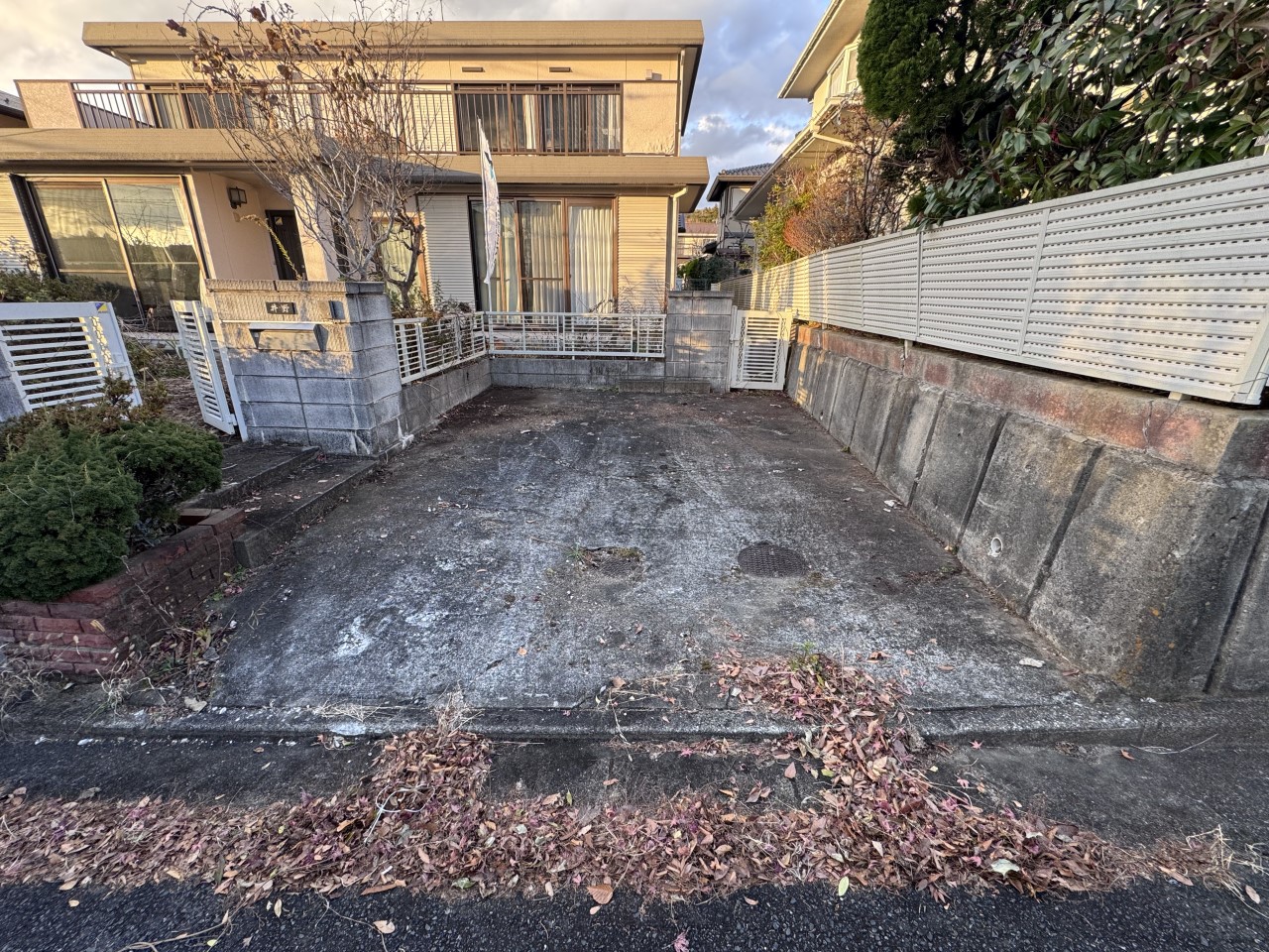 【駐車スペース】駐車スペースもございます！（2025年12月撮影）