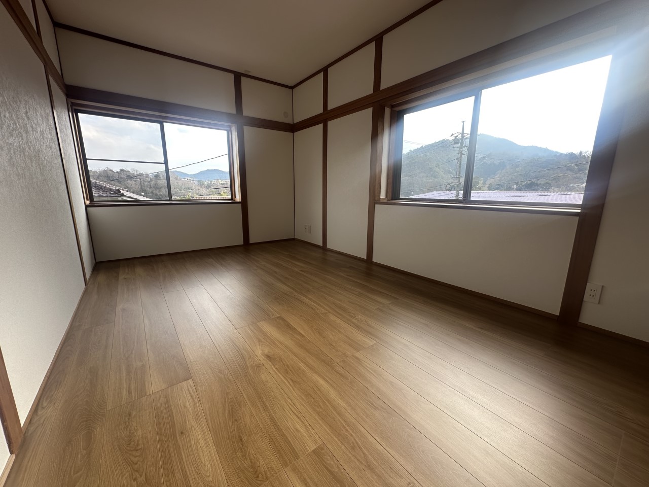 【２F洋室】内装もリフォーム済みで綺麗です♪※リフォーム後の写真です（2026年1月撮影）