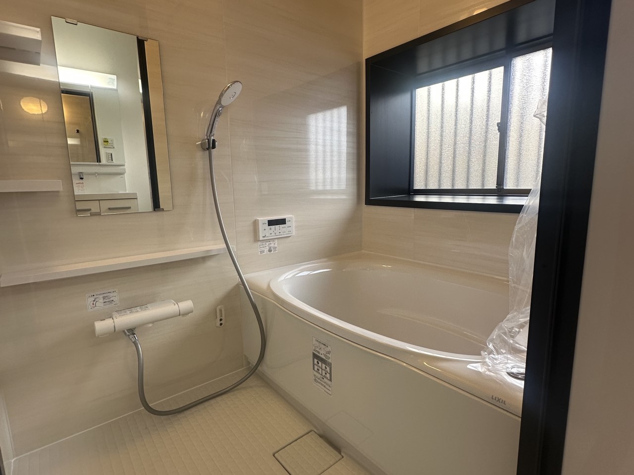 【浴室】バスルームもリフォーム済♪キレイなユニットバスになりました！！※リフォーム後の写真です（2026年1月撮影）