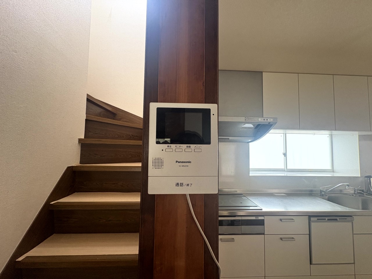 モニター付きインターフォンがあるので誰が来たかすぐに分かり安心です♪※現況販売となります（2025.9月撮影）