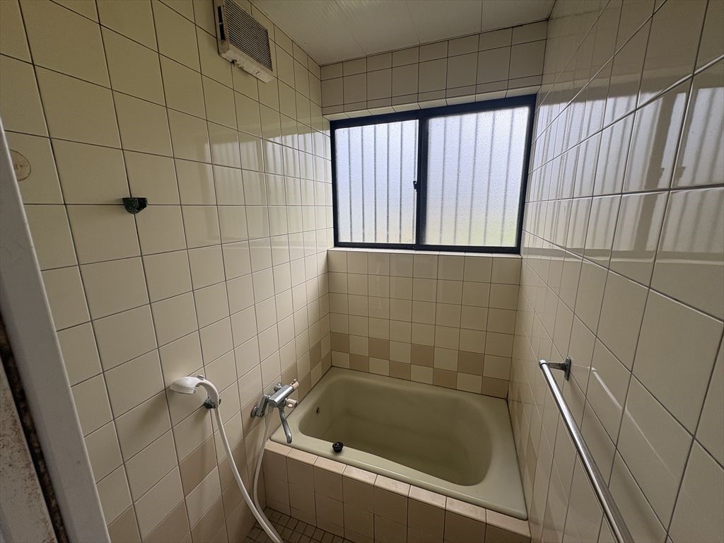 【浴室】※現況販売となります。2025年12月撮影