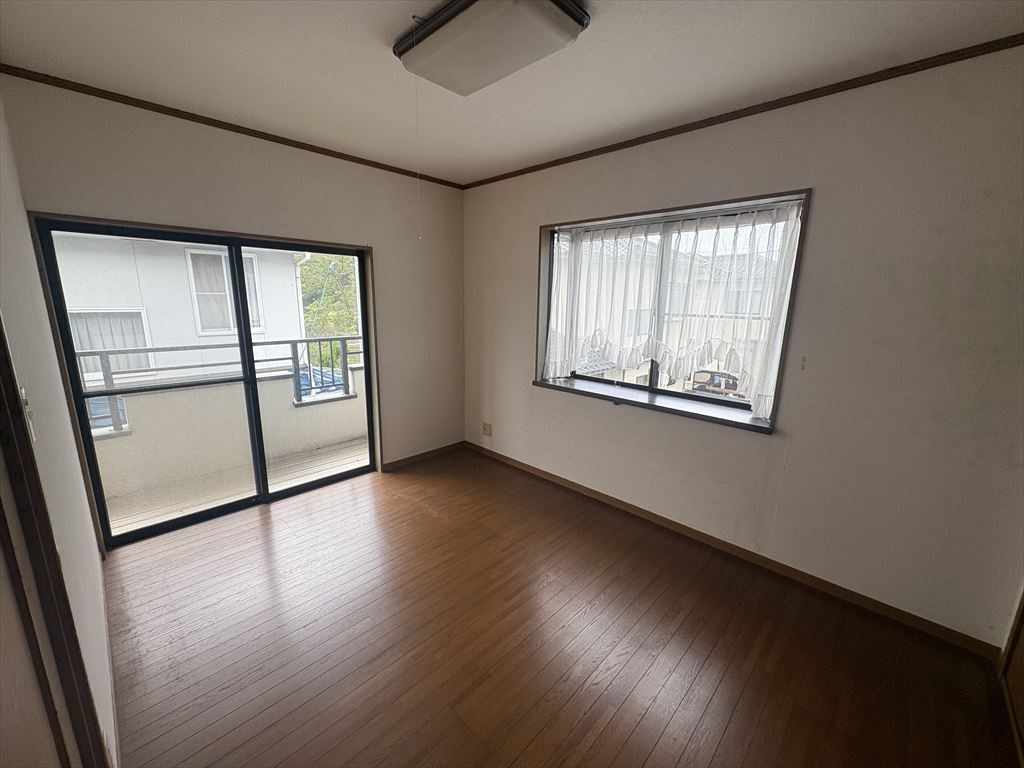 【2F洋室】※現況販売となります。2025年12月撮影