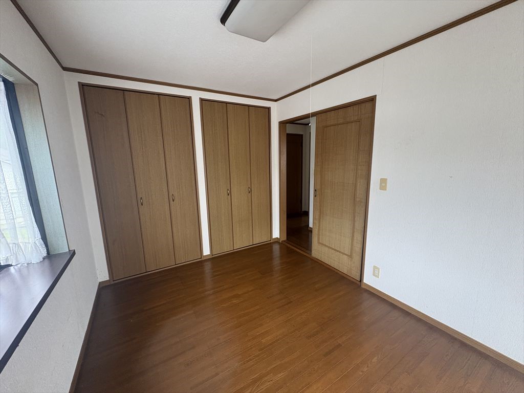 【2F洋室】※現況販売となります。2025年12月撮影