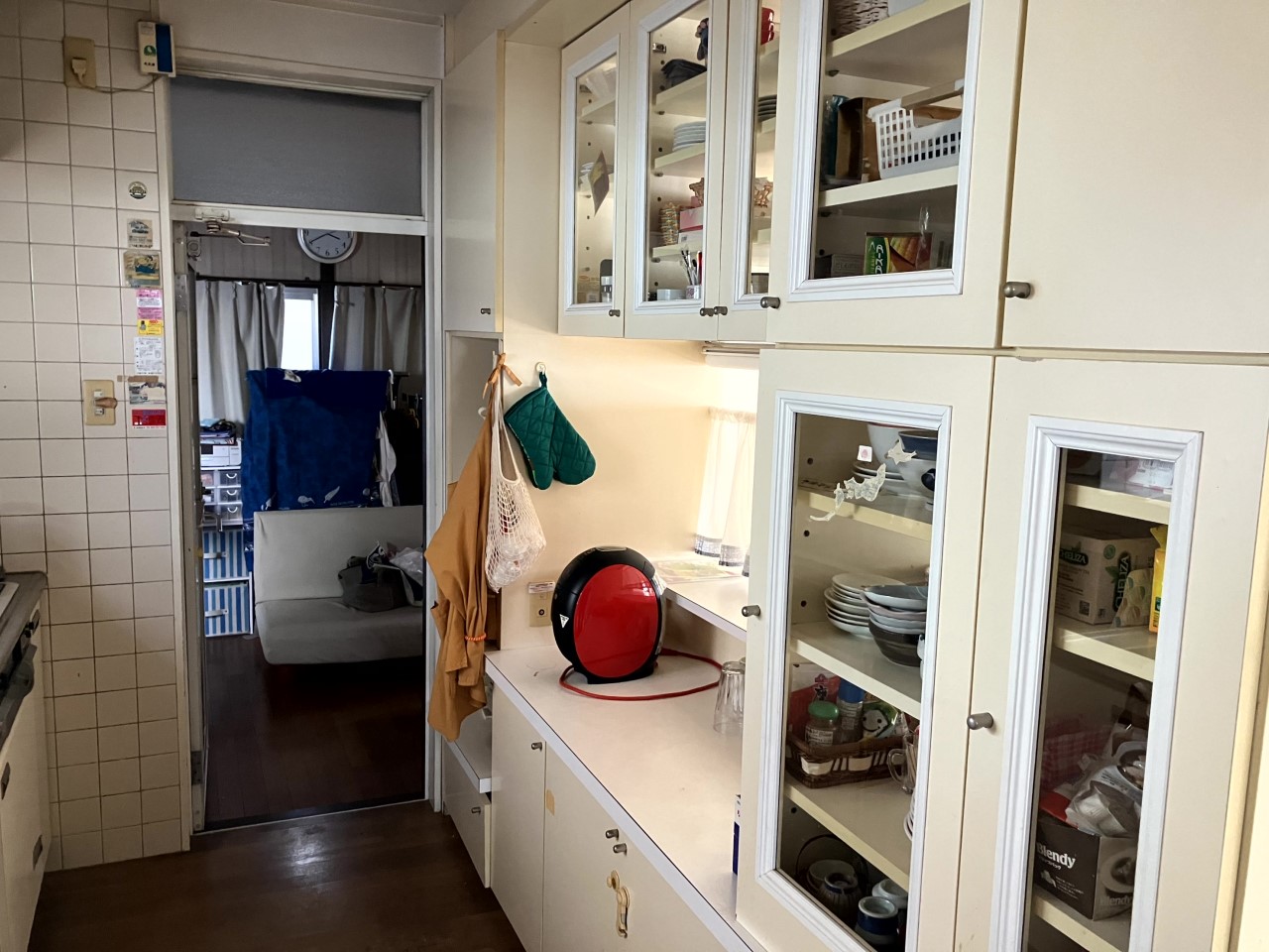※現況販売となります。（2026.1月撮影）食器や調理器具を沢山収納できる便利な収納♪