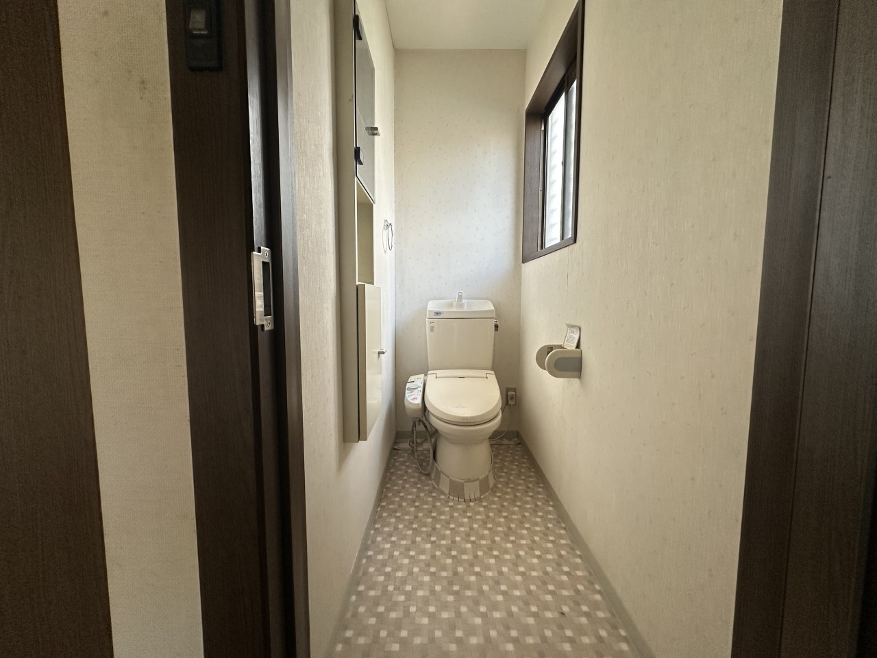 【トイレ】ゆったりとした広さのあるトイレ♪※現況販売となります。（2026年2月撮影）