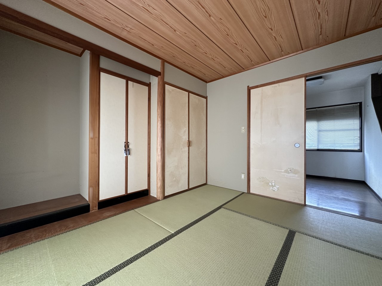 【１F和室】1階の6帖の和室♪玄関から出入りできるので便利です♪※現況販売となります。（2026年2月撮影）