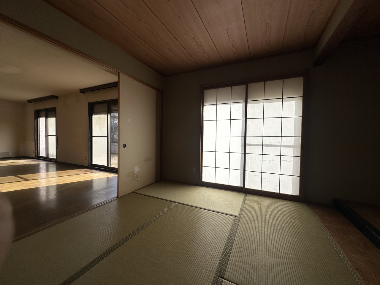 【1F和室】リビングと繋げれば25帖の広々空間として使えます♪※現況販売となります。（2026年2月撮影）