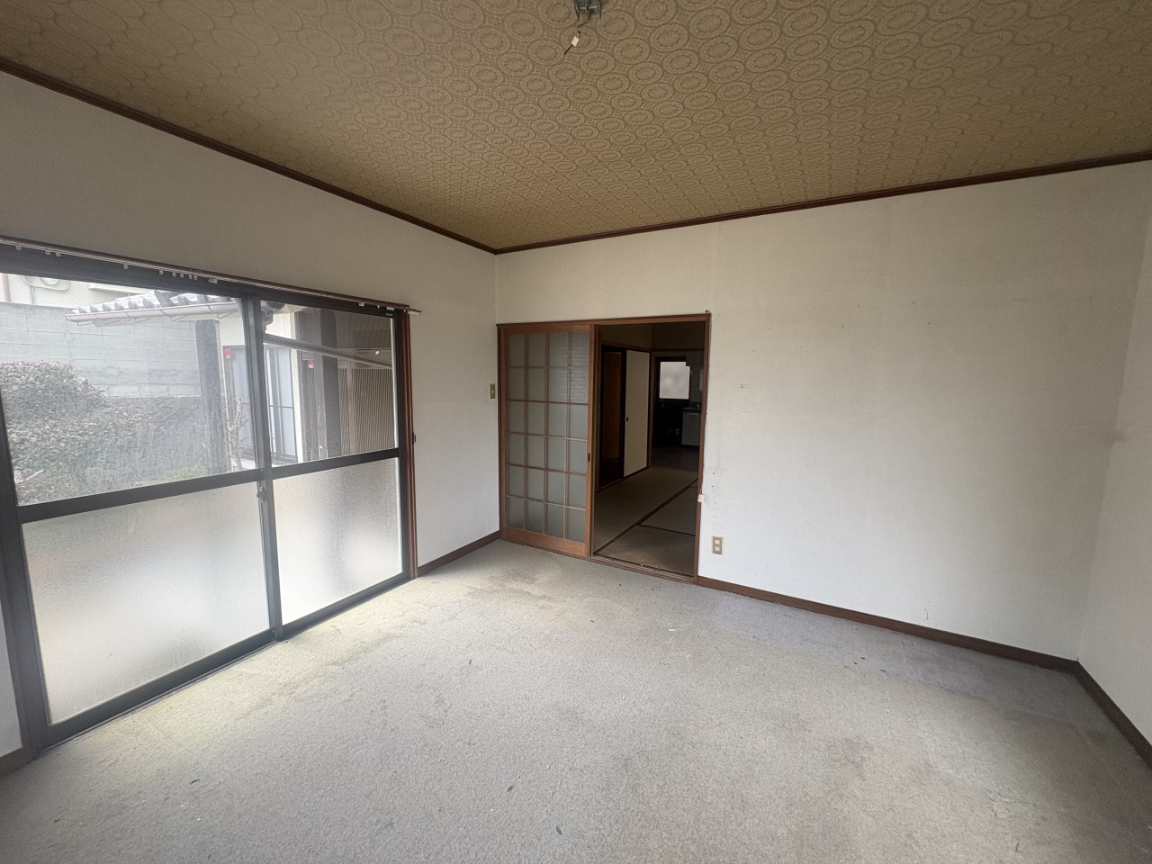 【１F8帖洋室】※リフォーム前の写真です。（2026年2月撮影）