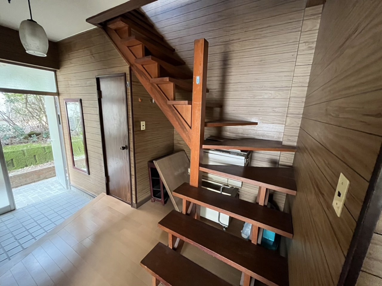 【階段】※現況販売となります。(2026年3月撮影)