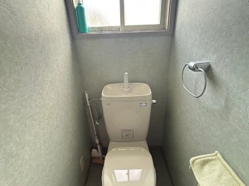 【トイレ】窓付きで換気もスムーズなトイレ♪※2026年4月撮影