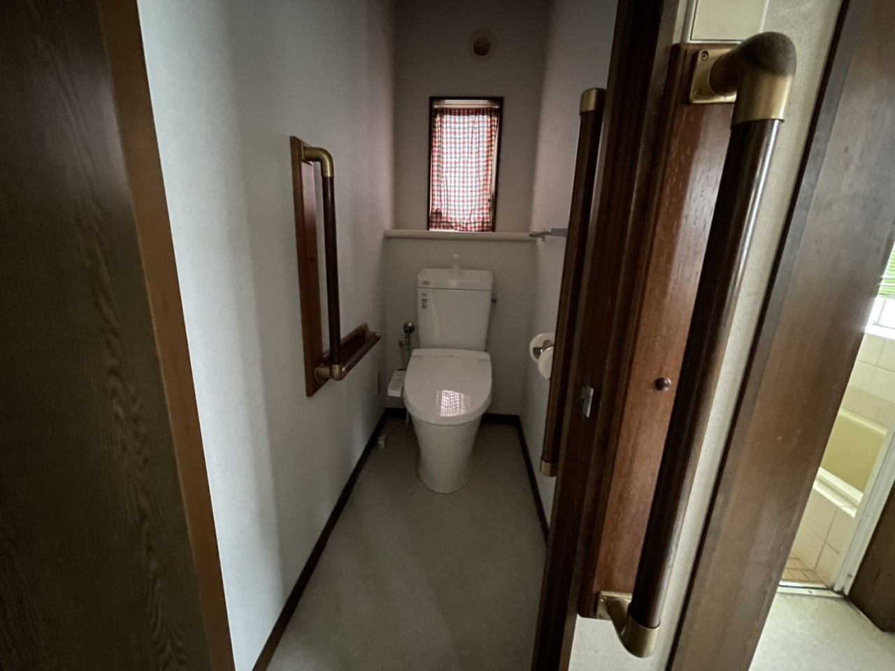 【トイレ】窓付きで換気もスムーズなトイレです♪※2026年4月撮影