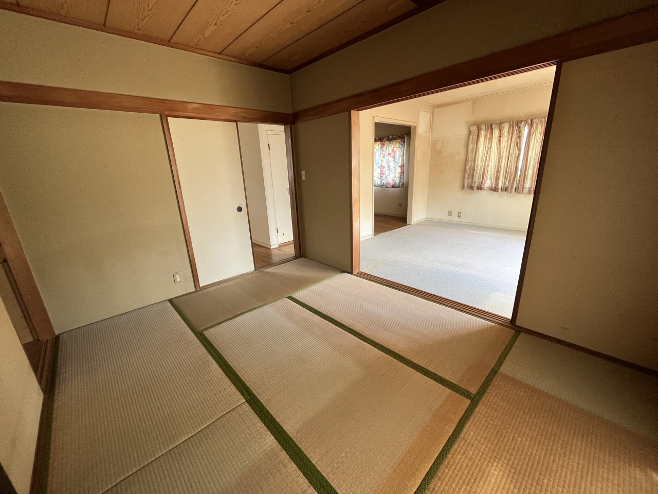 【1F和室】襖を開ければと隣の洋室と繋がり1つの空間としてお使いできます♪※2026年3月撮影