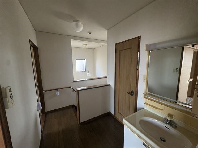 【2F洗面所】2階にも洗面所があるので1階に降りる手間を省けます（＾＾）/※2026年5月撮影