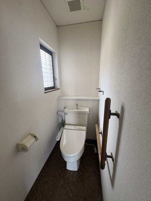 【2Fトイレ】2階にもトイレがあるので忙しい朝もスムーズ！※2026年5月撮影