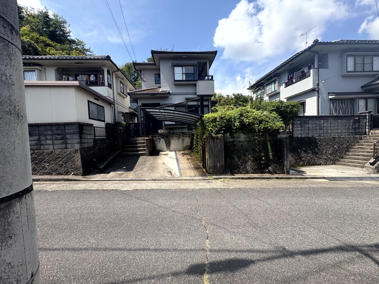 現地外観※リフォーム前の写真です（2025.8月撮影）