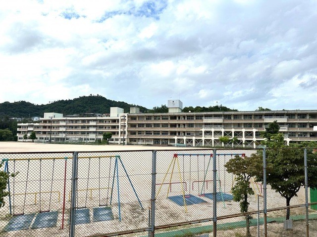 美鈴が丘小学校(750m)-