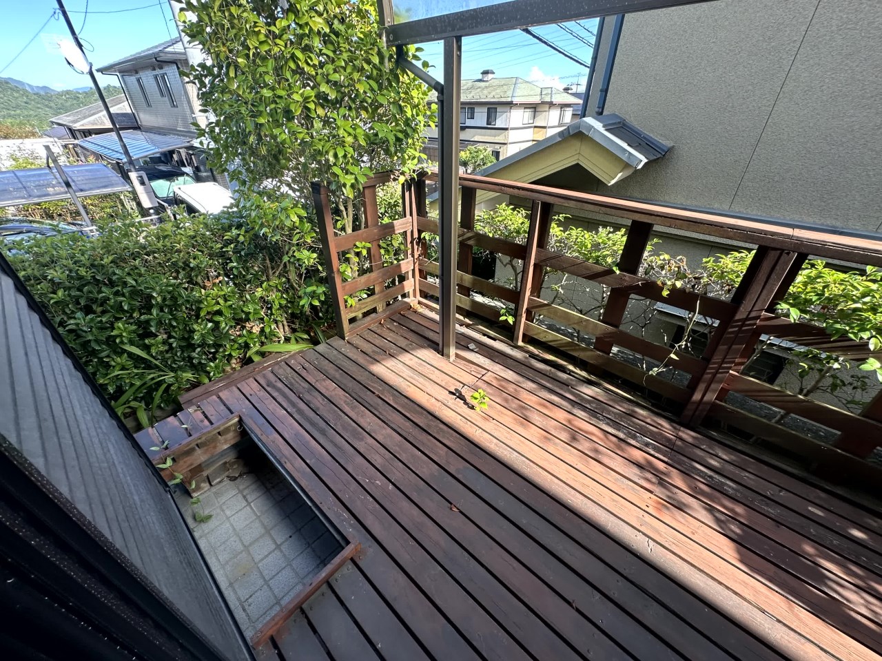 【ウッドデッキ】自転車のメンテナンスなど趣味の時間を大切にできる屋根付のテラス※2025年8月撮影