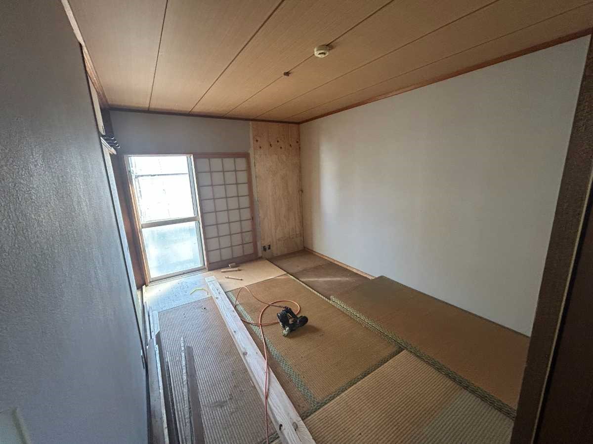 《1F和室》和室でしか感じられない趣のある雰囲気をお楽しみください♪（2026年1月撮影）※リフォーム中写真