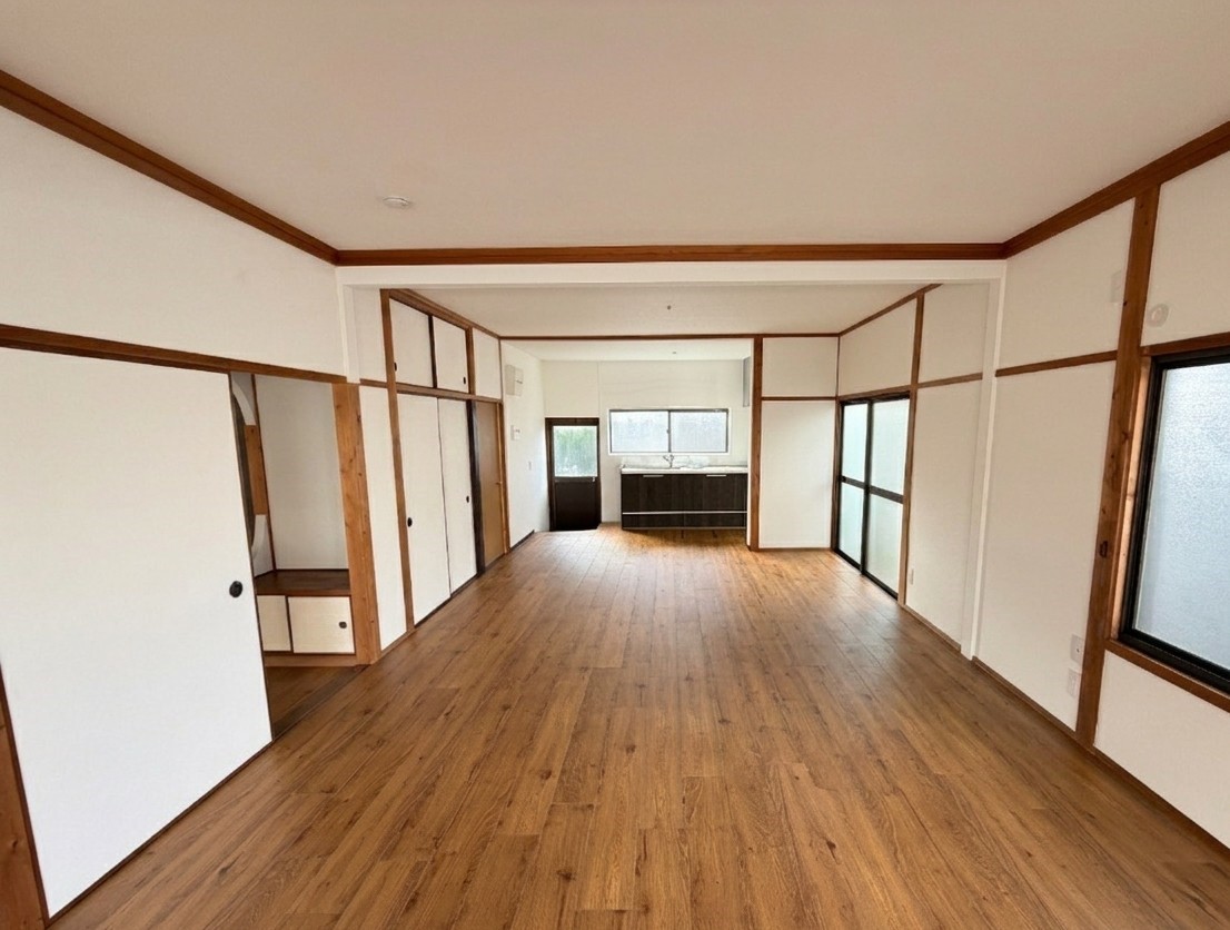 【リビング】家具を置いてもゆとりのあるリビング♪※リフォーム後の写真です※2026年5月撮影