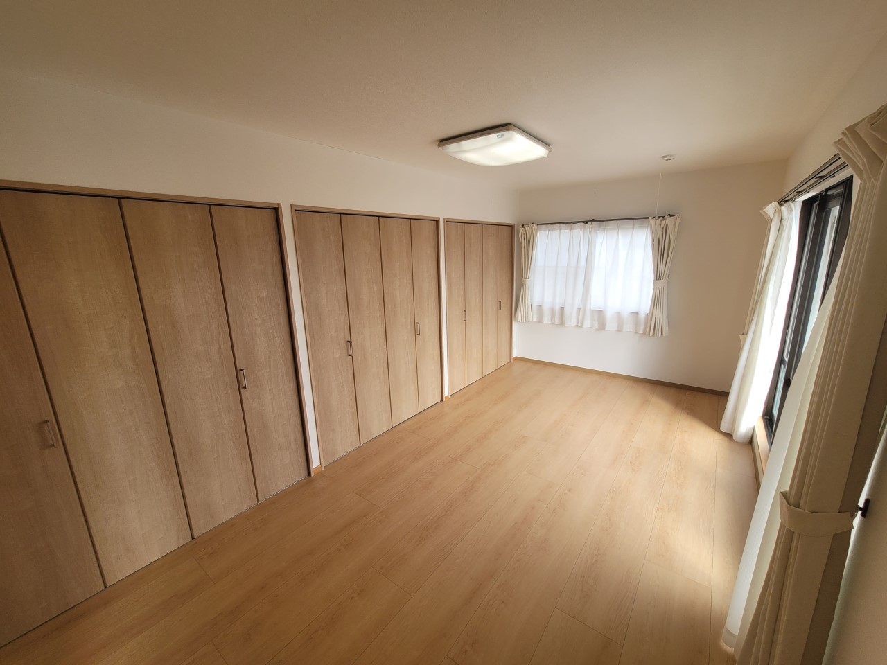 《洋室》寝室にピッタリの洋室です♪（2025年11月撮影）