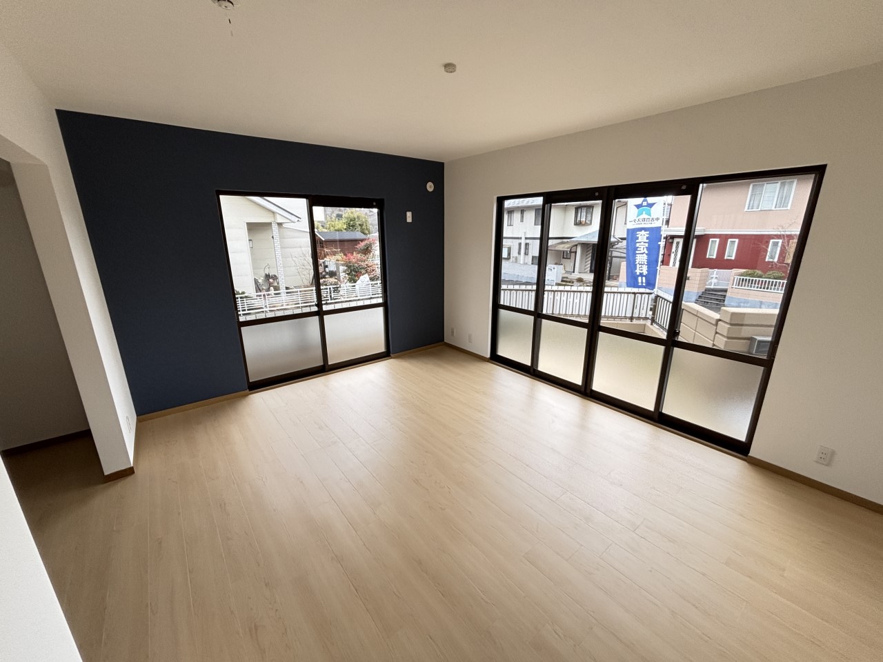 《リビング》大きな窓があり開放感のあるリビングです。（2026年2月撮影）※リフォーム後写真