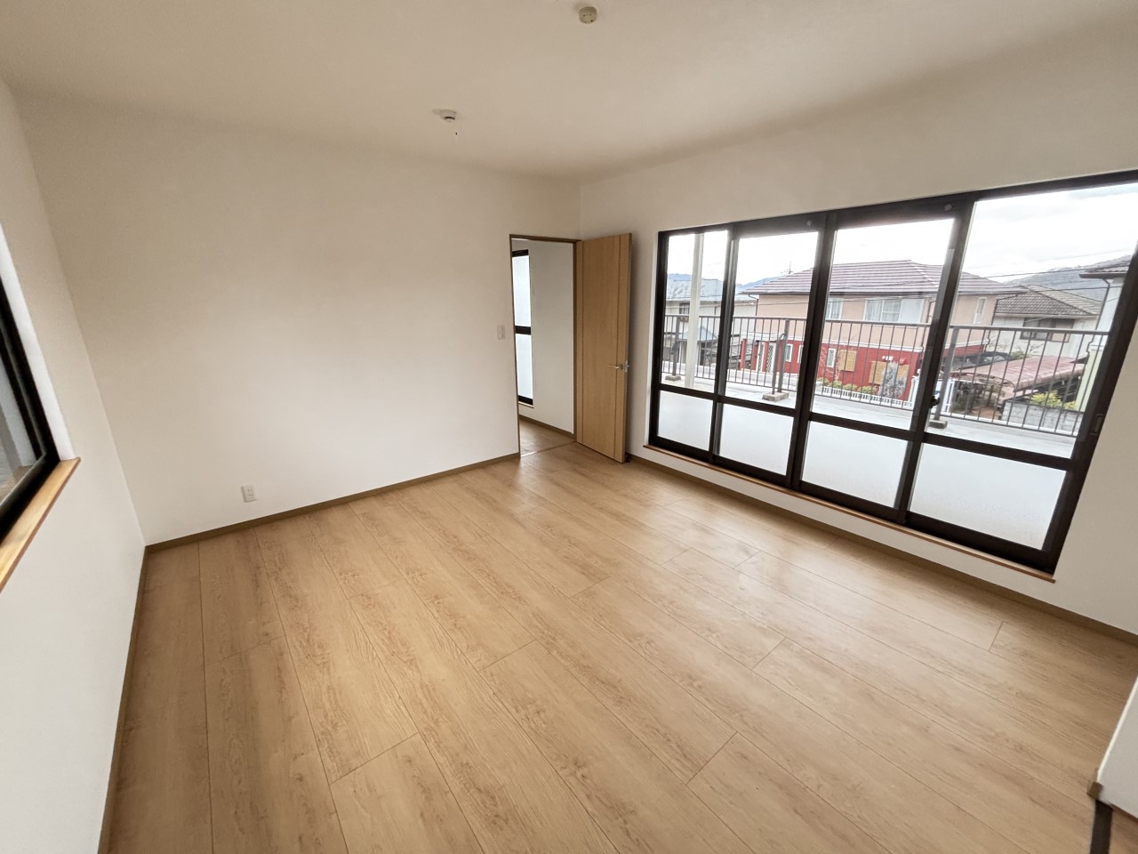 《2F洋室》寝室にピッタリの洋室です♪（2026年2月撮影）※リフォーム後写真