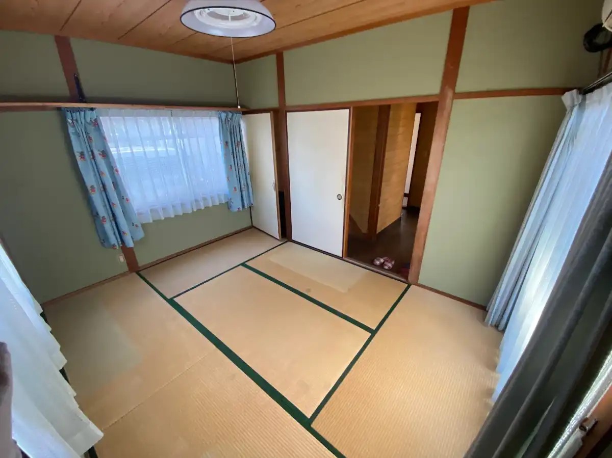 《1F和室》和室でしか感じられない趣のある雰囲気をお楽しみください♪（2025年11月撮影）※リフォーム前写真