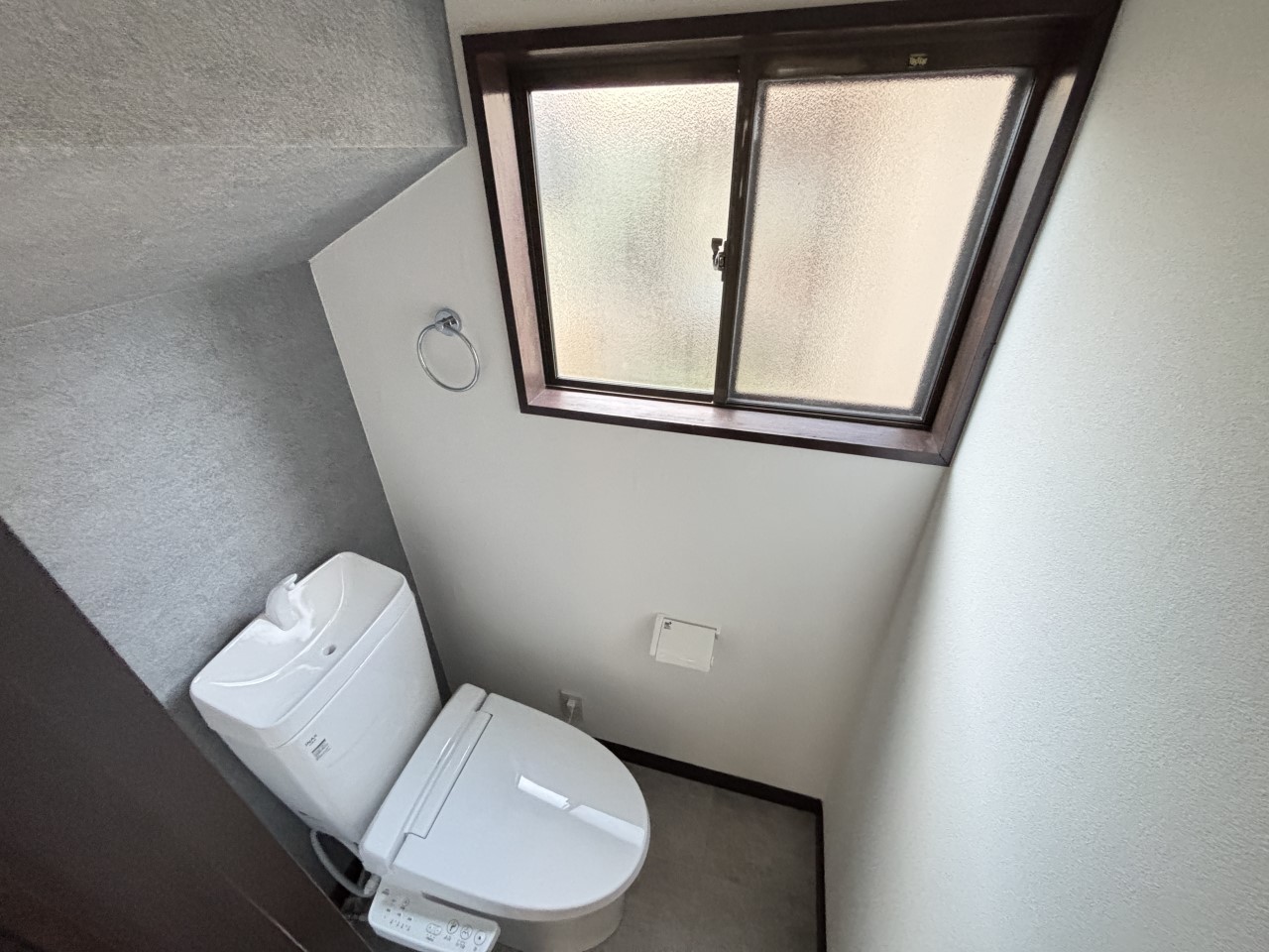 《トイレ》窓がついているので換気もらくらく！（2026年3月撮影）※リフォーム後写真
