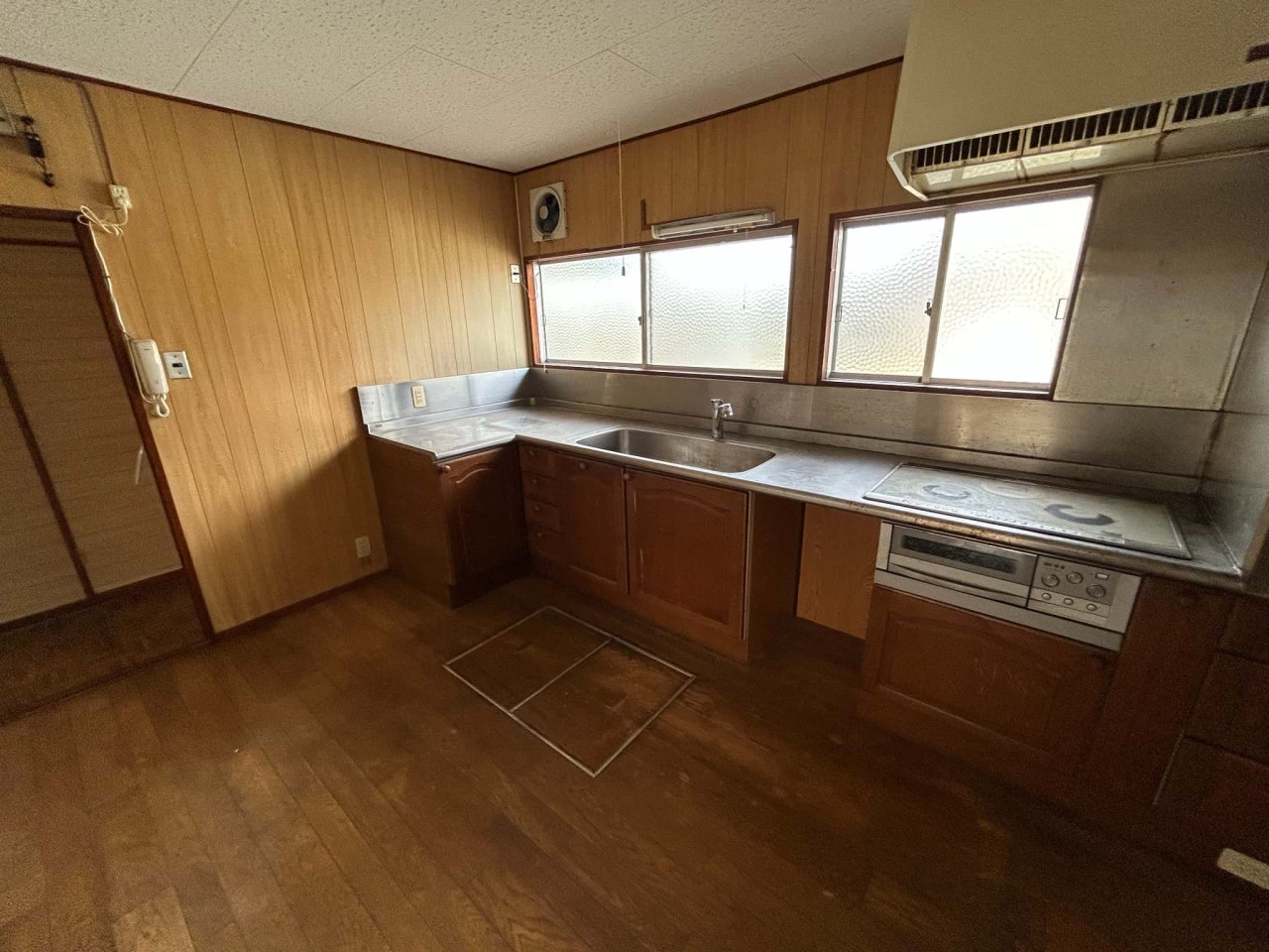 【ダイニングキッチン】ダイニングキッチンは家族団らんや料理が楽しめる快適空間です。※2026年2月撮影