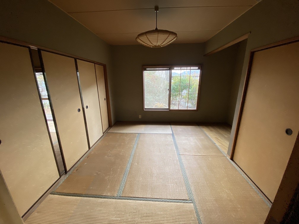 【１F和室】庭を望む和室で、四季折々の景色を楽しめる落ち着きあるお部屋です※2026年2月撮影