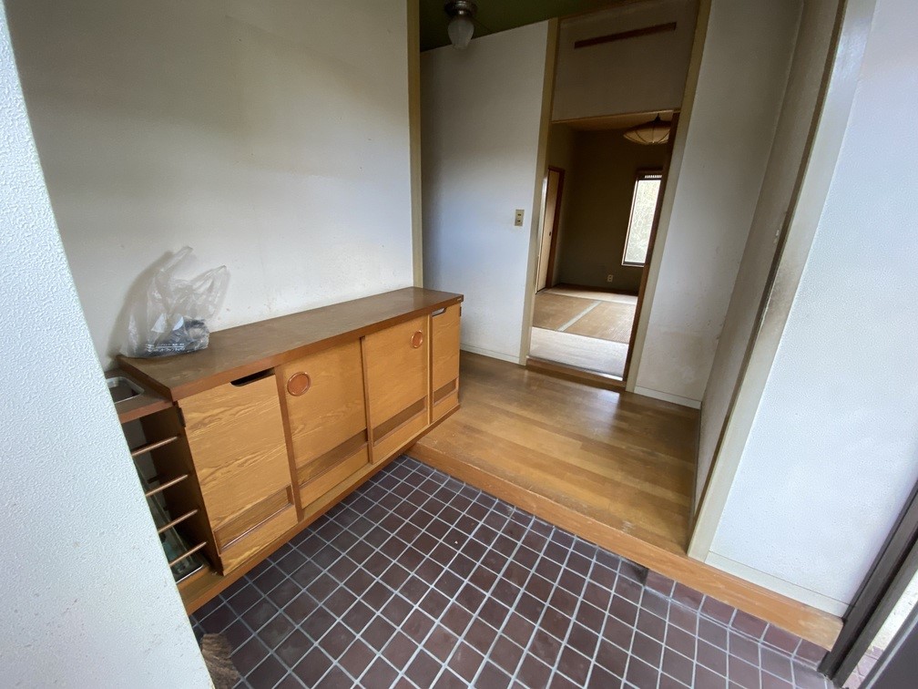 【外観】靴箱付きで、玄関周りをすっきりと整えれます♪※2026年2月撮影