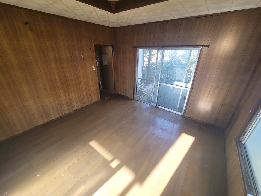 《1F洋室》陽だまりが心地よいお部屋です♪（2025年12月撮影）