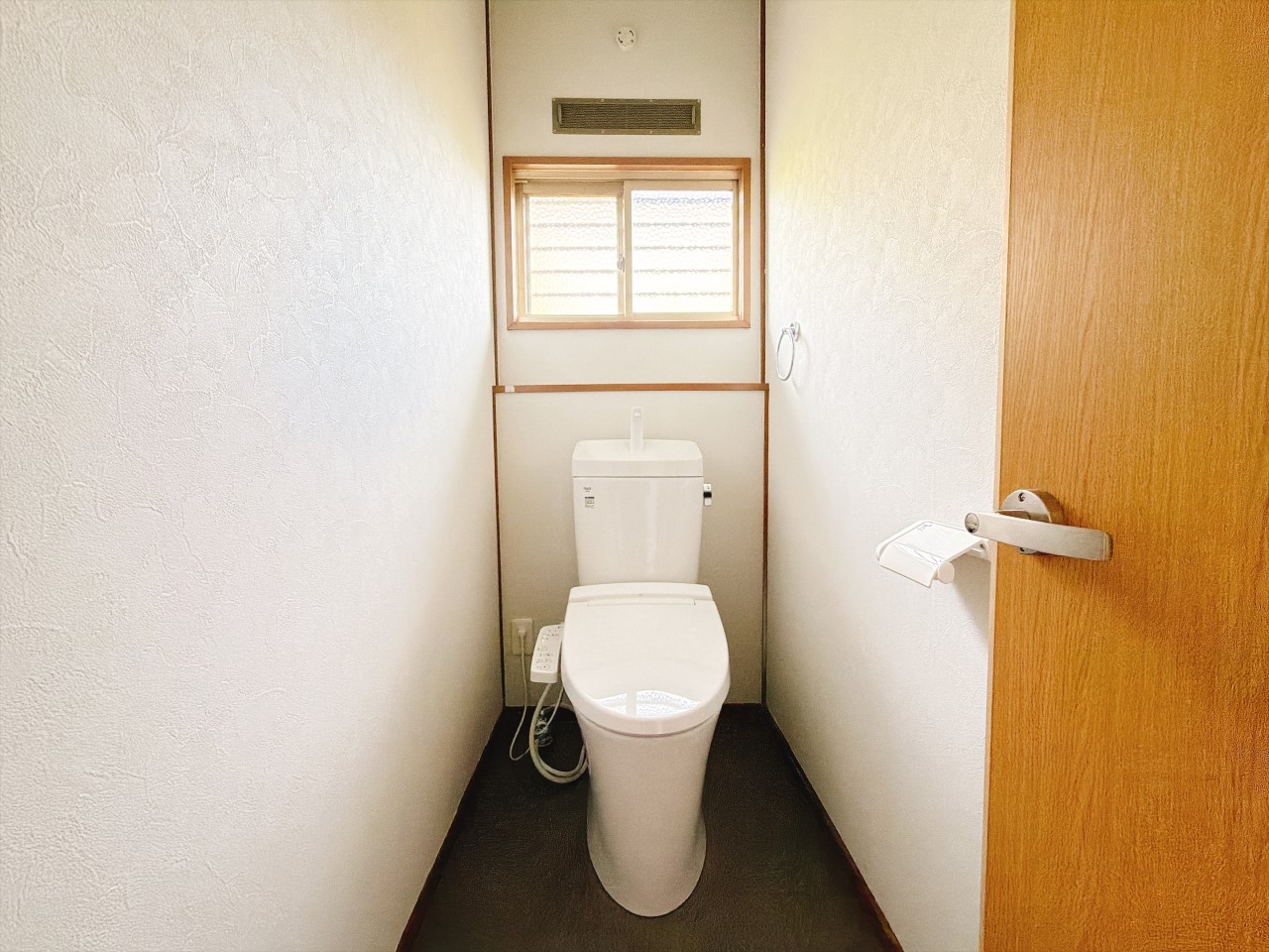 【1Fトイレ】新品のトイレに交換済みです！※リフォーム後の写真です※2026年8月撮影