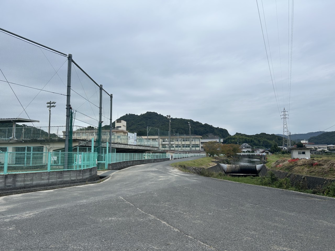 香和中学校(3900m)-香和中学校まで徒歩55分（約3900ｍ）