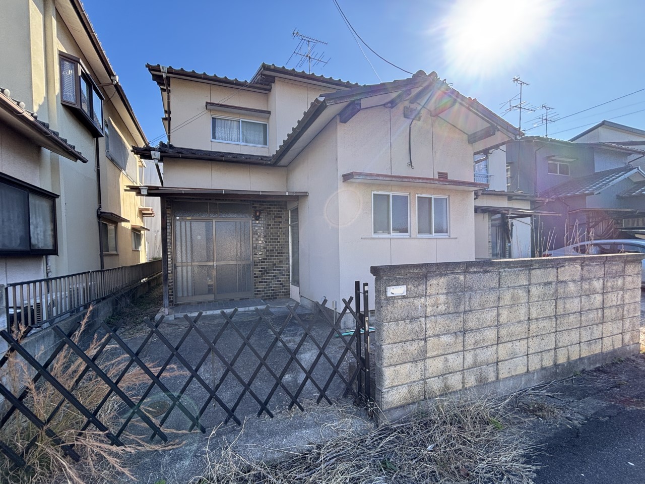 《外観写真》（2025年12月撮影）