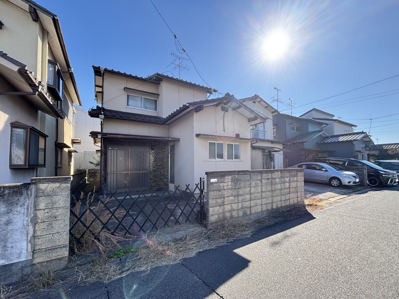 《外観写真》（2025年12月撮影）