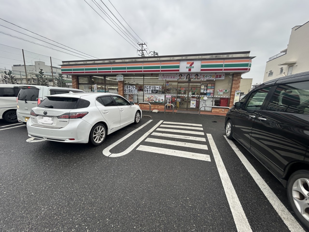 セブンイレブン岡山西大寺駅前店(2600m)-