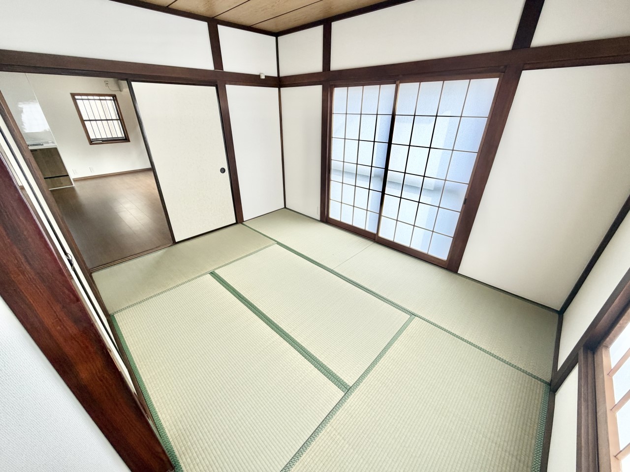 ◆1階和室（リフォーム後）｜ぬくもりを感じられる和室でゆっくりとお寛ぎいただけます♪